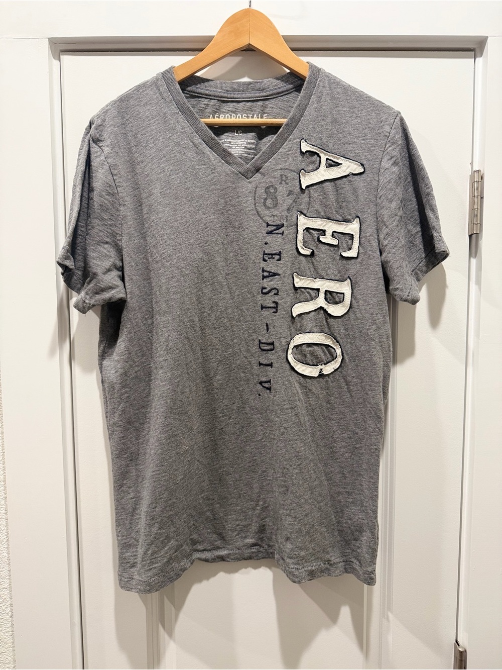 Y2K Retro Aeropostale Men's Gray V-Neck Graphic Tee
